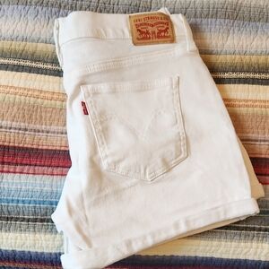 Levi's Classic White Shorts